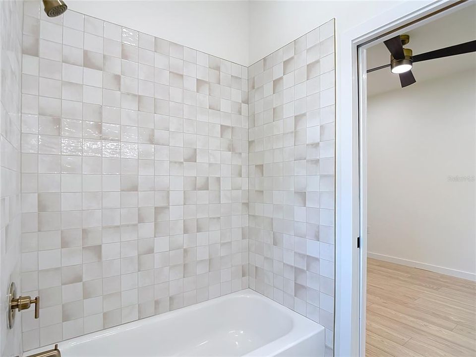 En Venta: $399,900 (3 camas, 2 baños, 1366 Pies cuadrados)