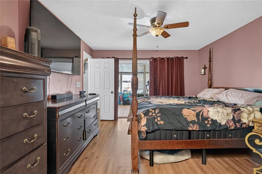For Sale: $449,900 (3 beds, 2 baths, 1492 Square Feet)
