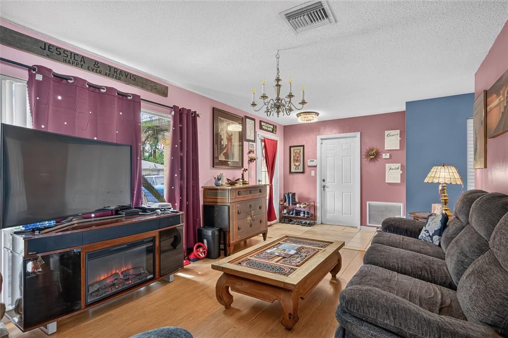 For Sale: $449,900 (3 beds, 2 baths, 1492 Square Feet)