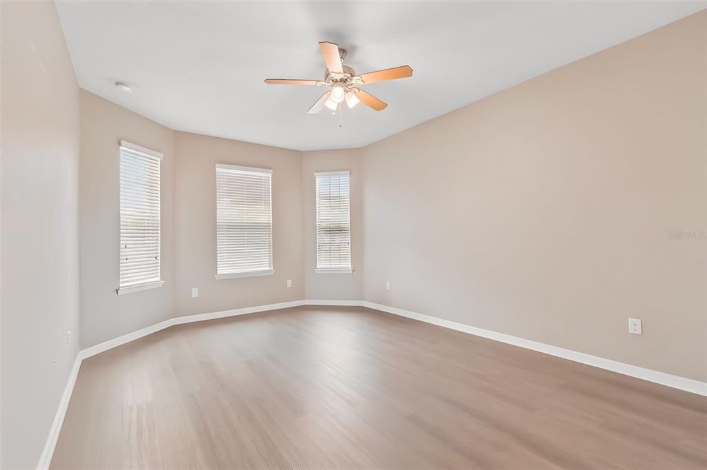 For Sale: $420,000 (3 beds, 2 baths, 2100 Square Feet)