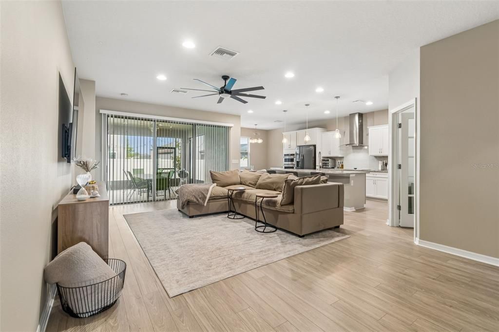For Sale: $420,000 (3 beds, 2 baths, 2100 Square Feet)