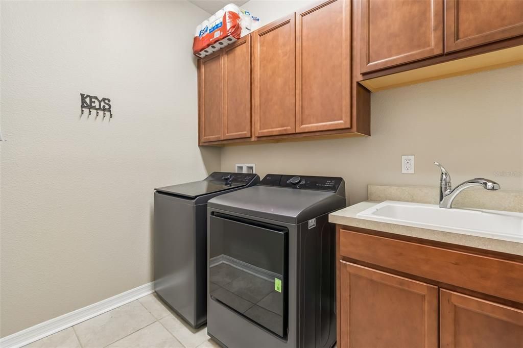 For Sale: $420,000 (3 beds, 2 baths, 2100 Square Feet)