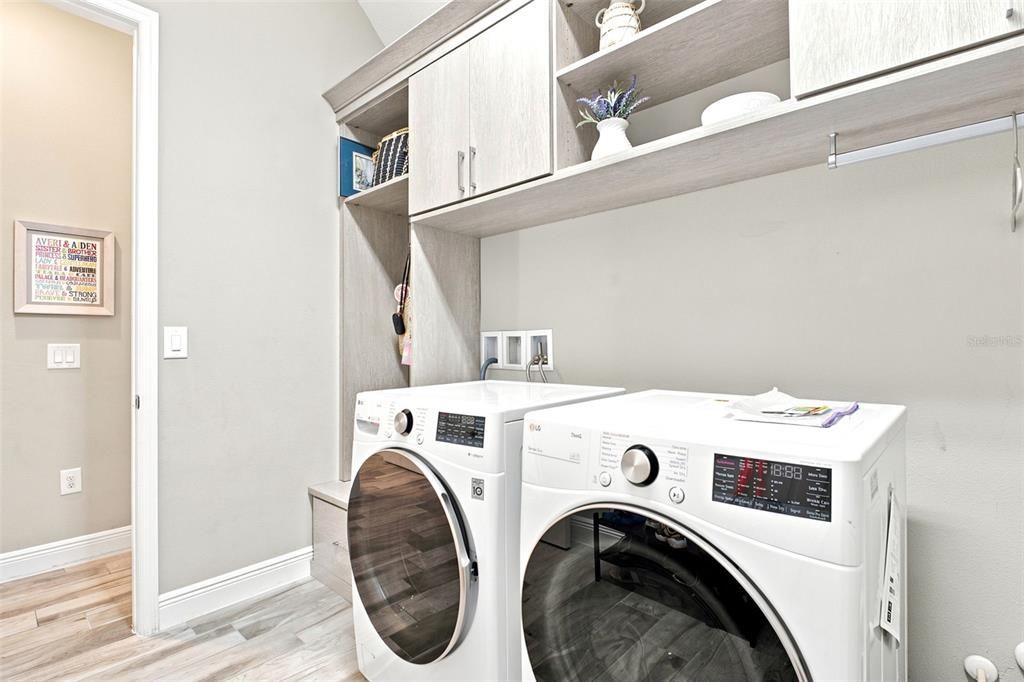 Active With Contract: $915,000 (4 beds, 3 baths, 3179 Square Feet)