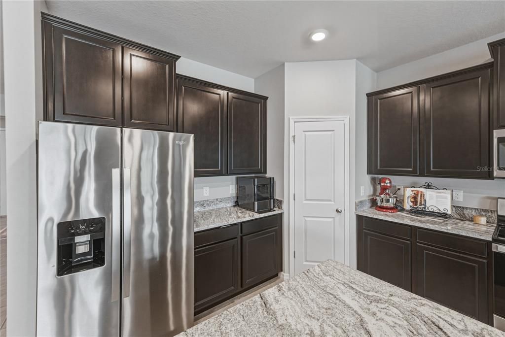 En Venta: $439,000 (4 camas, 2 baños, 2037 Pies cuadrados)