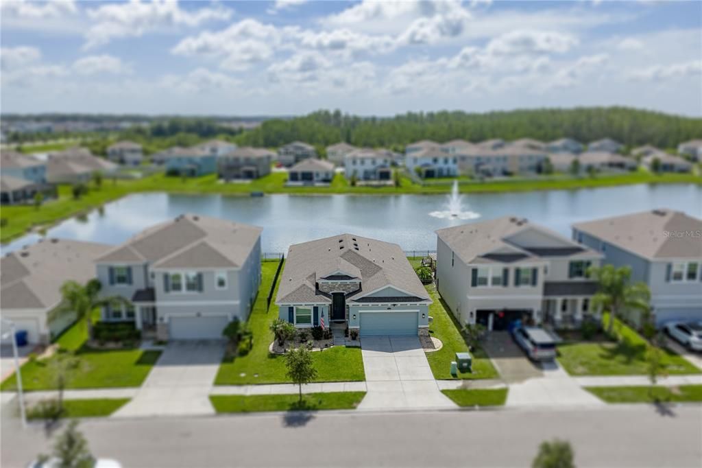 En Venta: $439,000 (4 camas, 2 baños, 2037 Pies cuadrados)