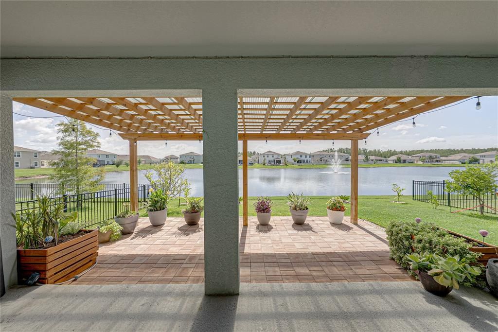 En Venta: $439,000 (4 camas, 2 baños, 2037 Pies cuadrados)
