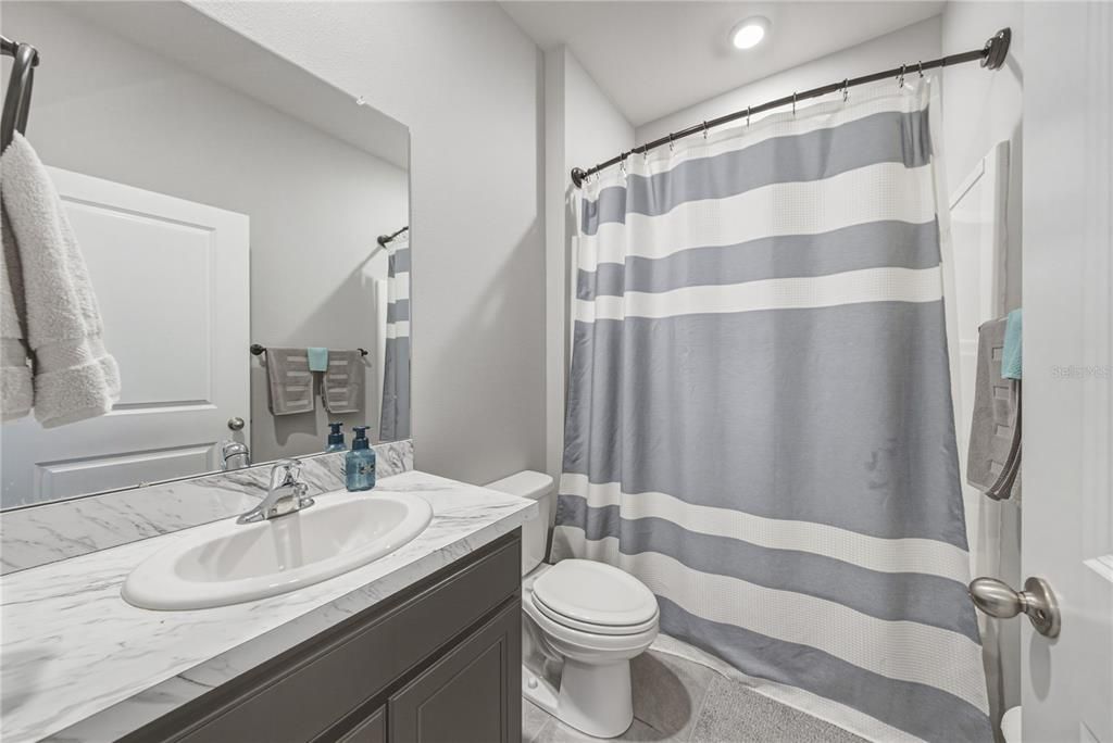En Venta: $439,000 (4 camas, 2 baños, 2037 Pies cuadrados)
