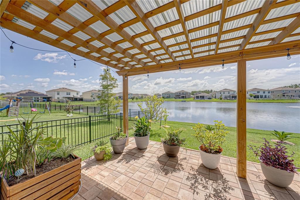 En Venta: $439,000 (4 camas, 2 baños, 2037 Pies cuadrados)