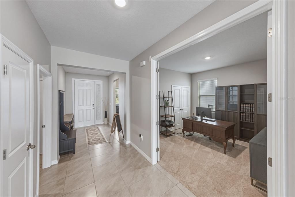 En Venta: $439,000 (4 camas, 2 baños, 2037 Pies cuadrados)