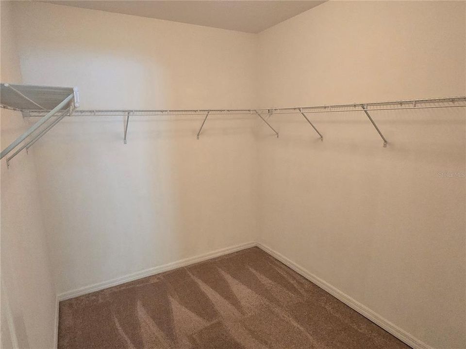 For Rent: $2,200 (4 beds, 2 baths, 2116 Square Feet)