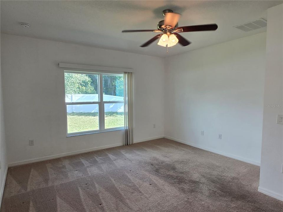 For Rent: $2,200 (4 beds, 2 baths, 2116 Square Feet)