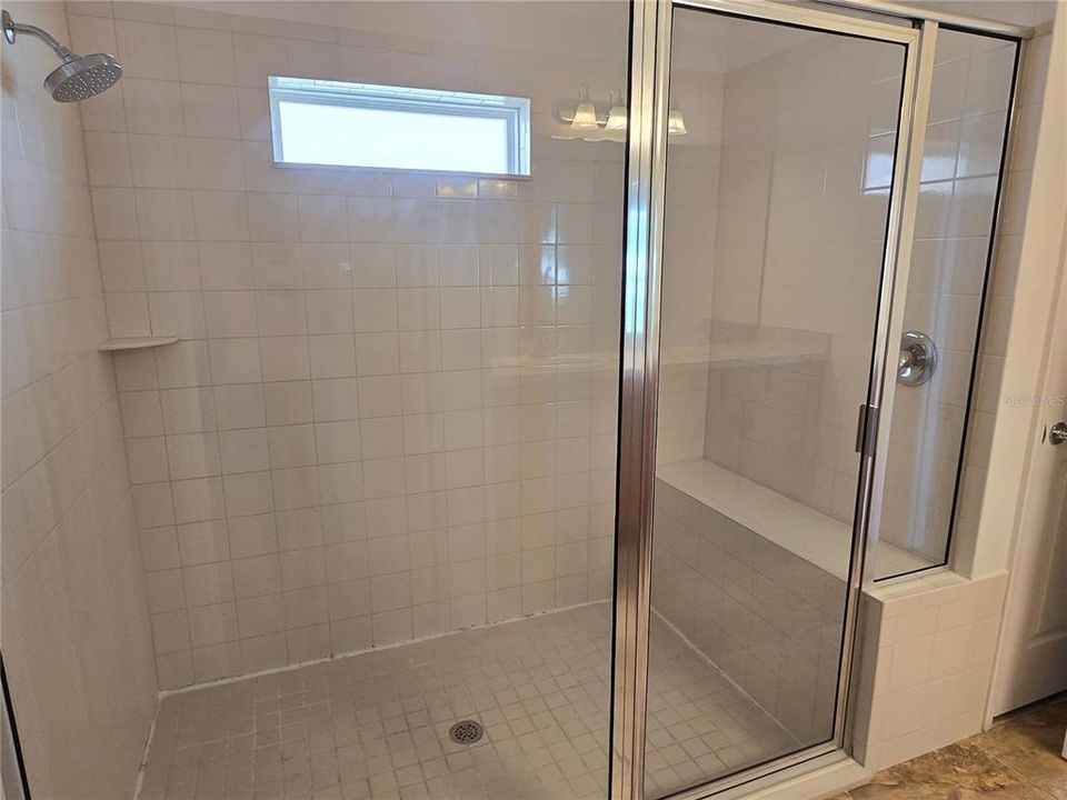 For Rent: $2,200 (4 beds, 2 baths, 2116 Square Feet)