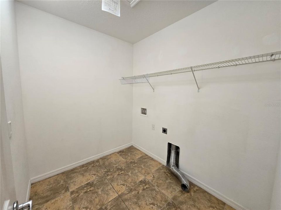 For Rent: $2,200 (4 beds, 2 baths, 2116 Square Feet)