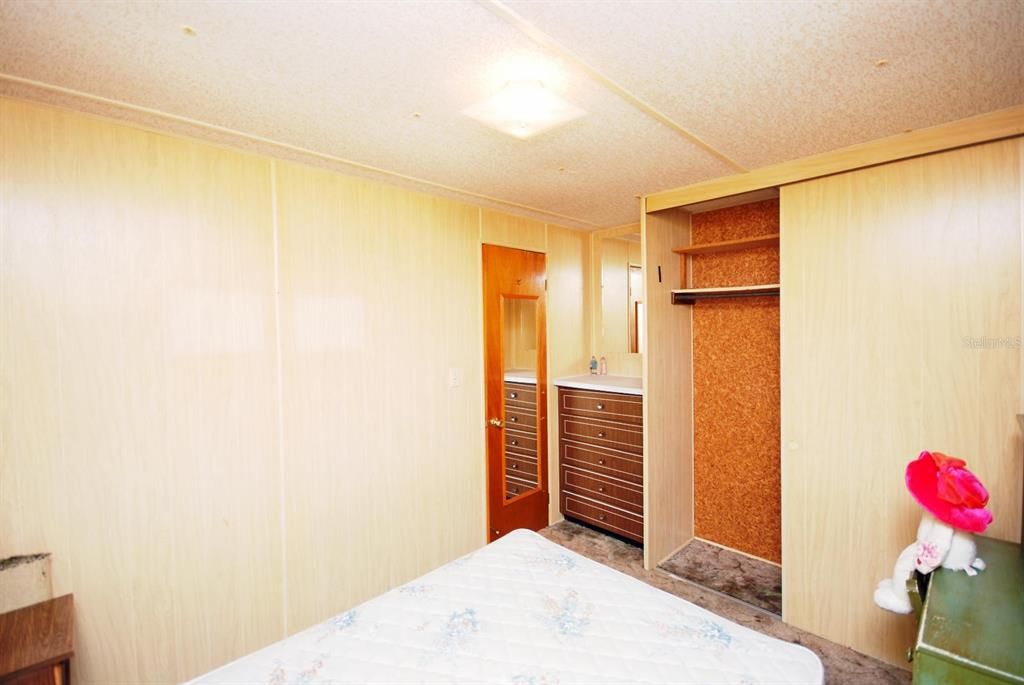 На продажу: $75,000 (2 спален, 1 ванн, 960 Квадратных фут)
