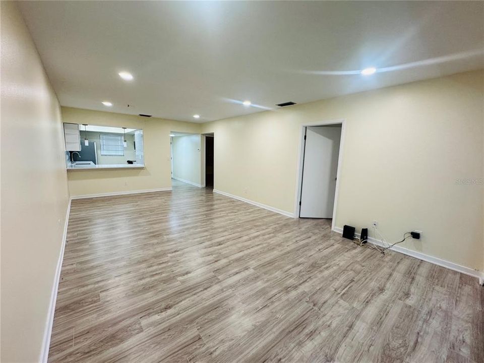 В аренду: $1,750 (2 спален, 2 ванн, 1068 Квадратных фут)