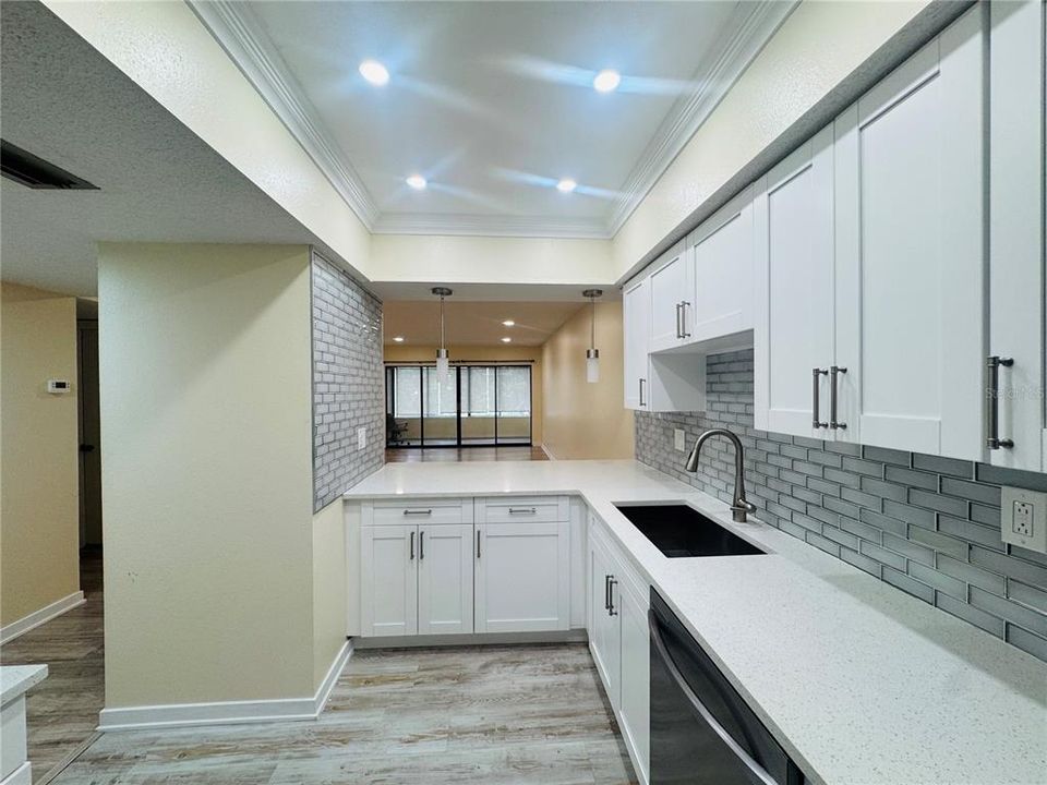 В аренду: $1,750 (2 спален, 2 ванн, 1068 Квадратных фут)