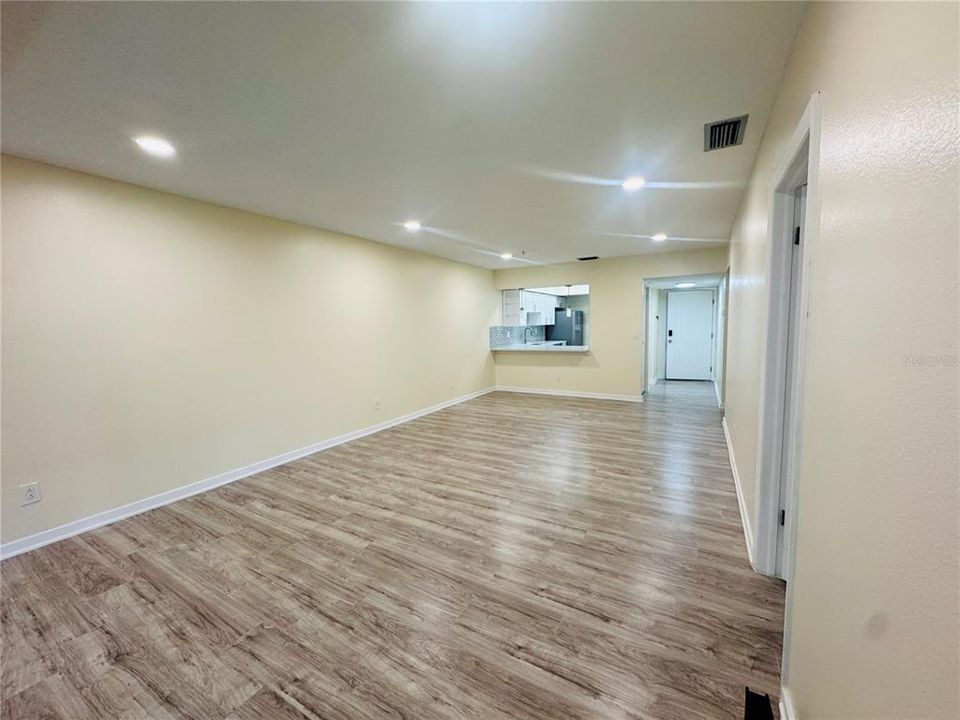 В аренду: $1,750 (2 спален, 2 ванн, 1068 Квадратных фут)