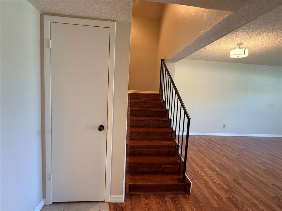 For Sale: $275,000 (2 beds, 2 baths, 1355 Square Feet)