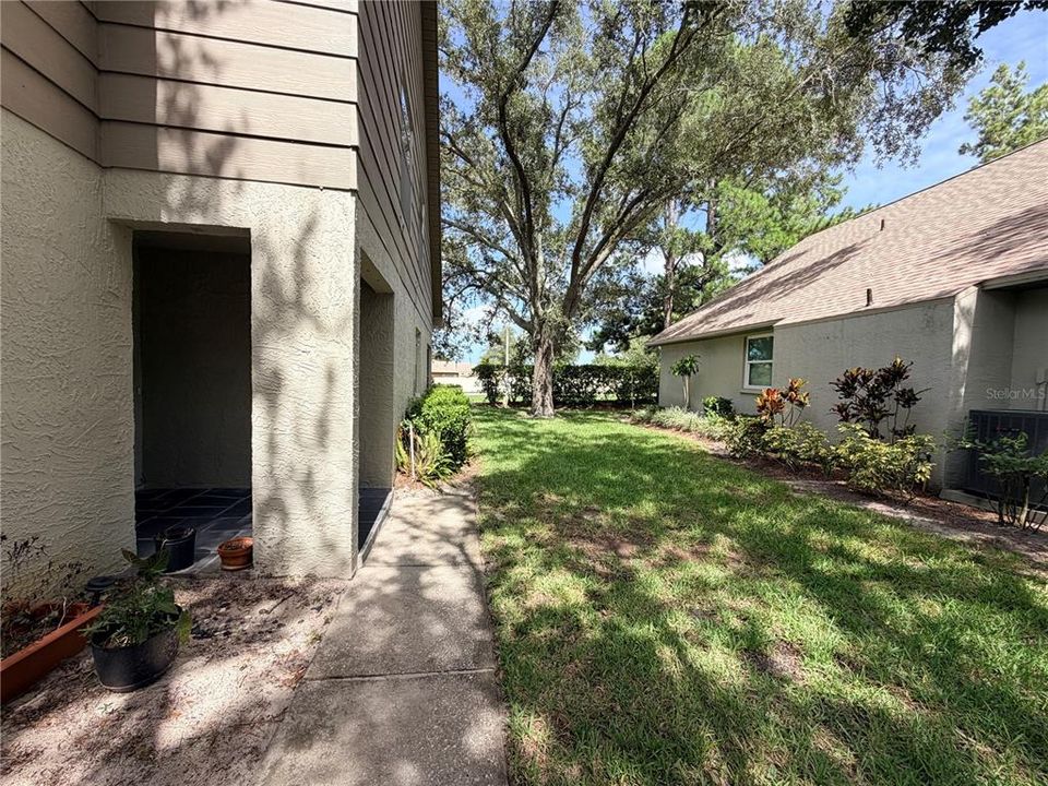 For Sale: $275,000 (2 beds, 2 baths, 1355 Square Feet)