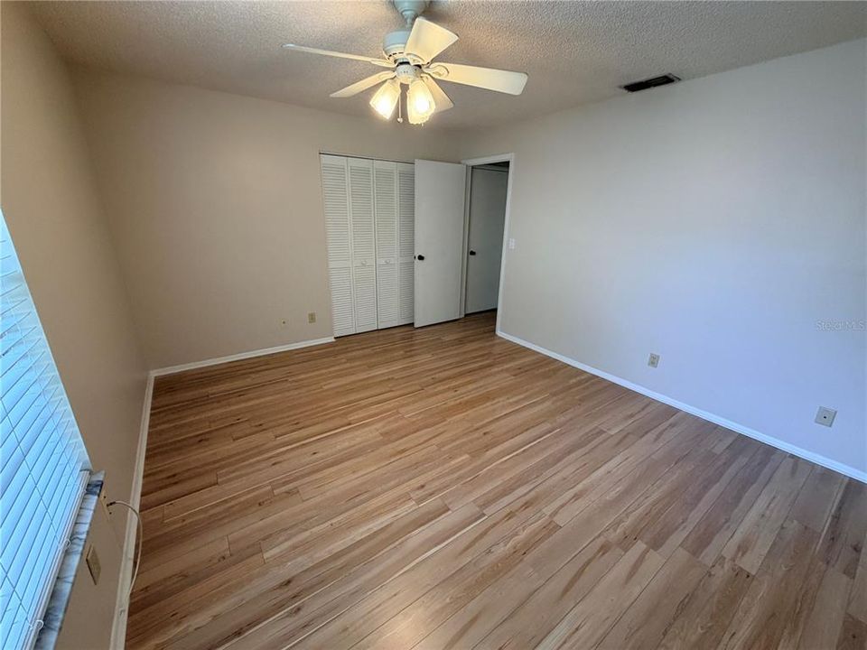 For Sale: $275,000 (2 beds, 2 baths, 1355 Square Feet)