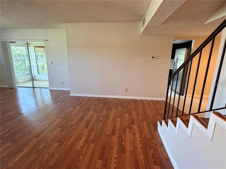 For Sale: $275,000 (2 beds, 2 baths, 1355 Square Feet)