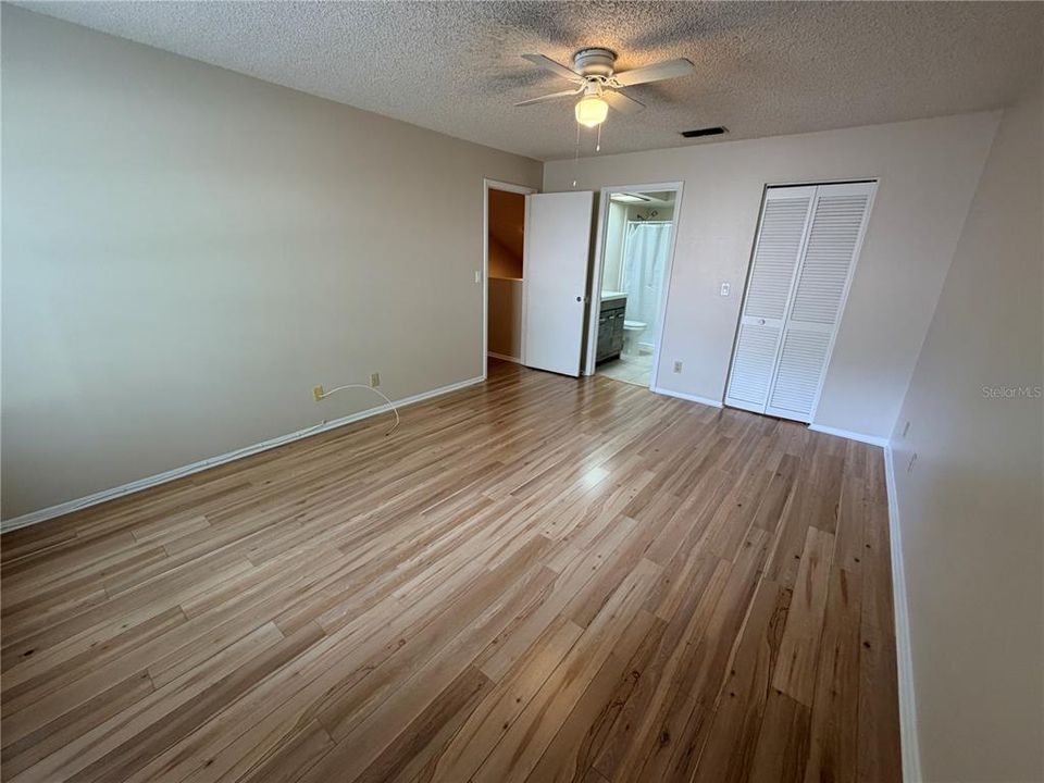 For Sale: $275,000 (2 beds, 2 baths, 1355 Square Feet)