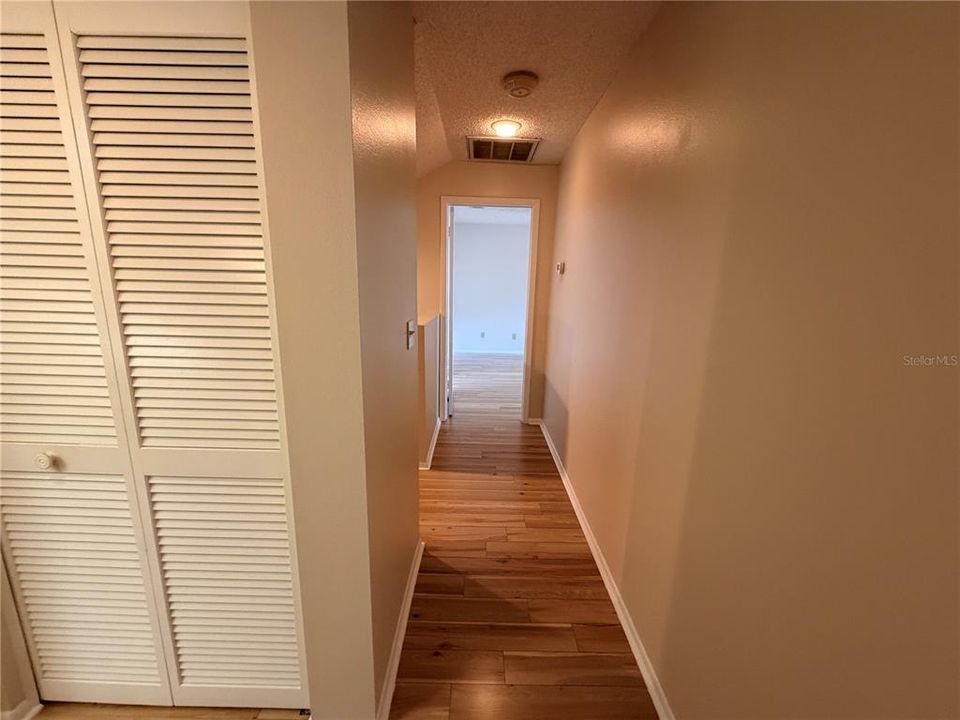 For Sale: $275,000 (2 beds, 2 baths, 1355 Square Feet)