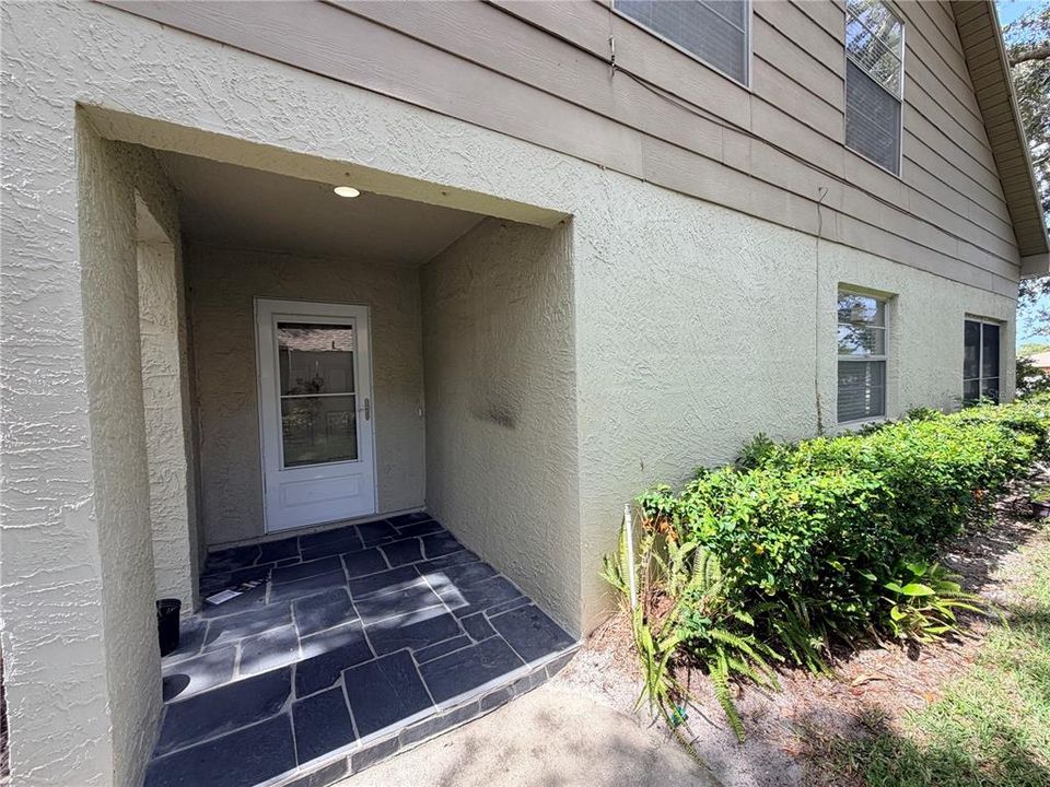For Sale: $275,000 (2 beds, 2 baths, 1355 Square Feet)