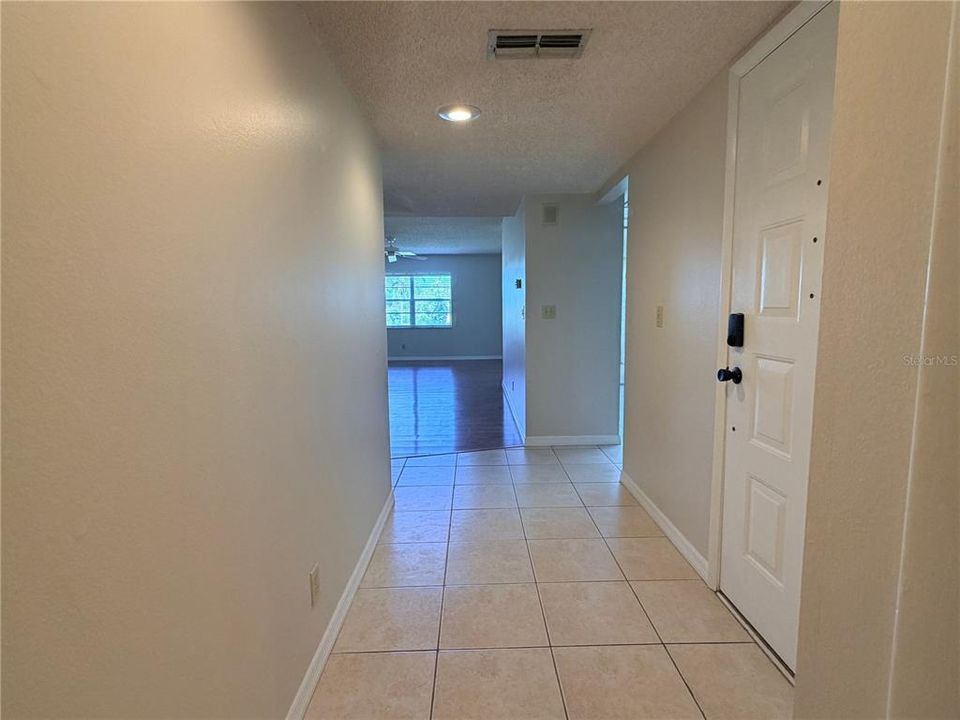 For Sale: $275,000 (2 beds, 2 baths, 1355 Square Feet)