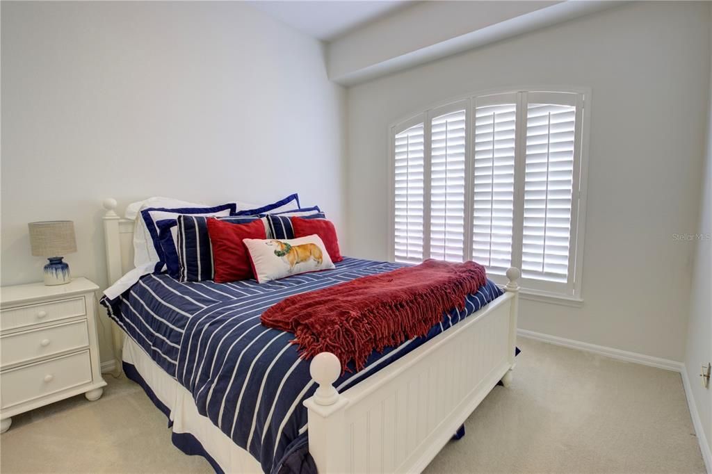 Activo con contrato: $650,000 (4 camas, 3 baños, 2368 Pies cuadrados)
