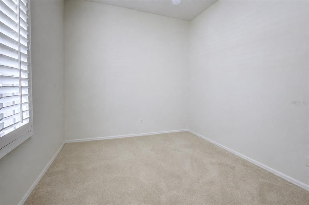 Activo con contrato: $650,000 (4 camas, 3 baños, 2368 Pies cuadrados)