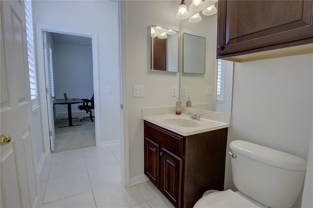 Activo con contrato: $650,000 (4 camas, 3 baños, 2368 Pies cuadrados)