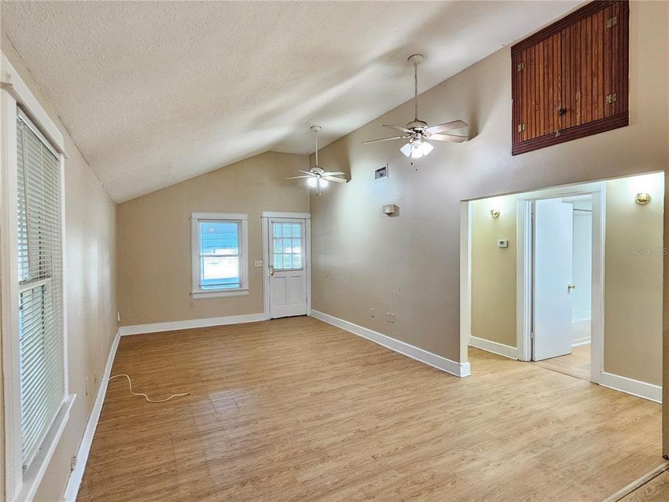В аренду: $1,325 (2 спален, 1 ванн, 936 Квадратных фут)