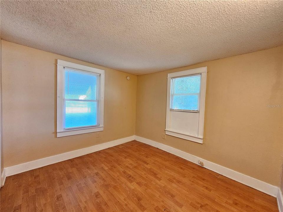 В аренду: $1,325 (2 спален, 1 ванн, 936 Квадратных фут)