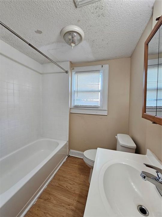 В аренду: $1,325 (2 спален, 1 ванн, 936 Квадратных фут)