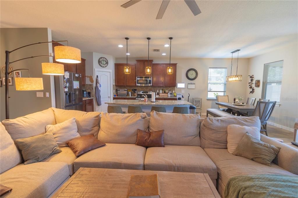For Sale: $390,000 (4 beds, 2 baths, 2058 Square Feet)