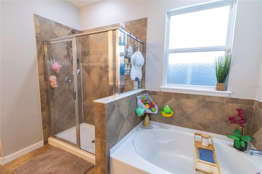 For Sale: $390,000 (4 beds, 2 baths, 2058 Square Feet)
