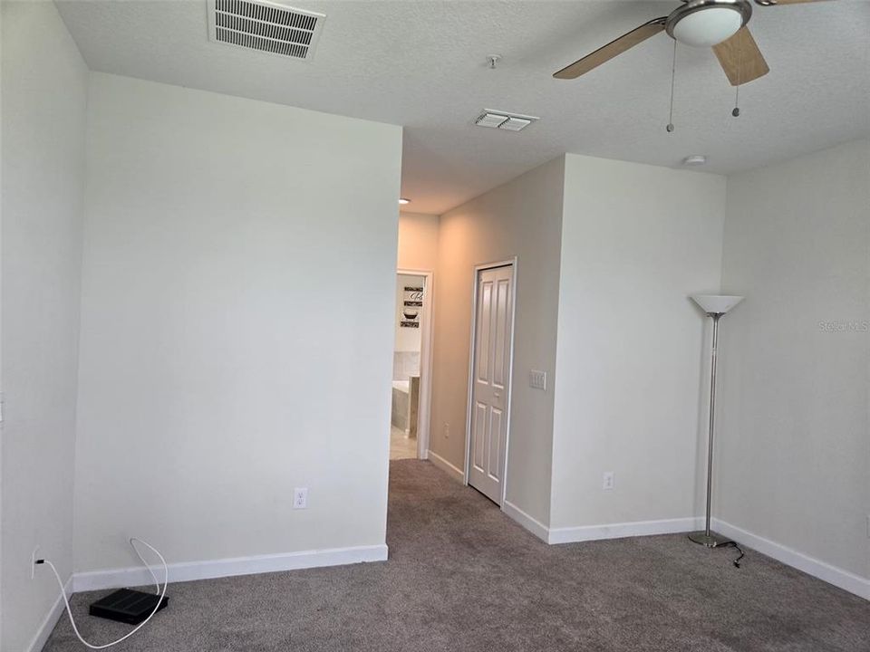 For Rent: $2,200 (3 beds, 2 baths, 1854 Square Feet)