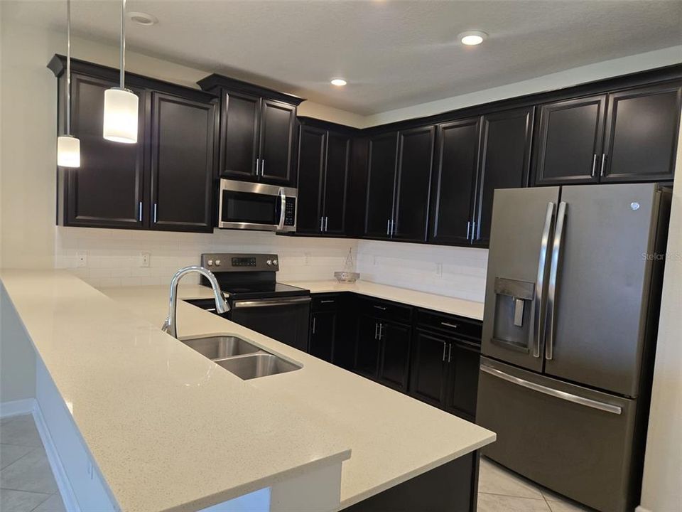 For Rent: $2,200 (3 beds, 2 baths, 1854 Square Feet)