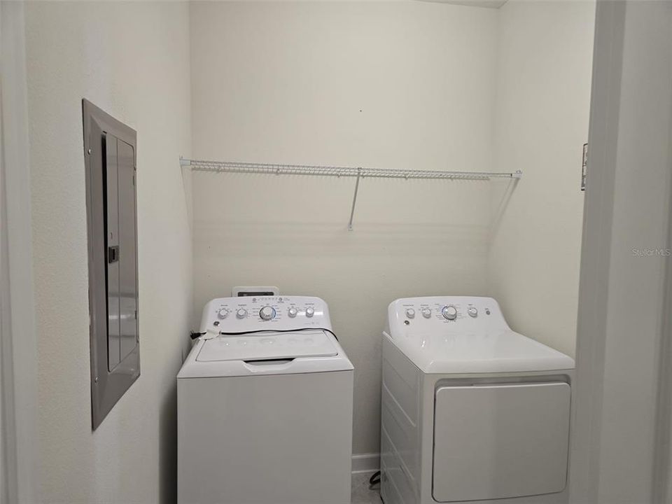 For Rent: $2,200 (3 beds, 2 baths, 1854 Square Feet)