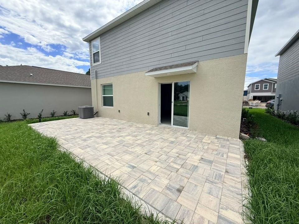 For Rent: $2,450 (4 beds, 2 baths, 1874 Square Feet)