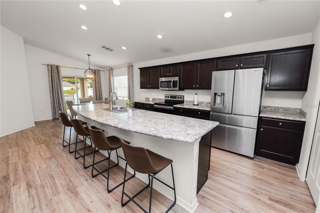 For Sale: $325,000 (4 beds, 2 baths, 1717 Square Feet)