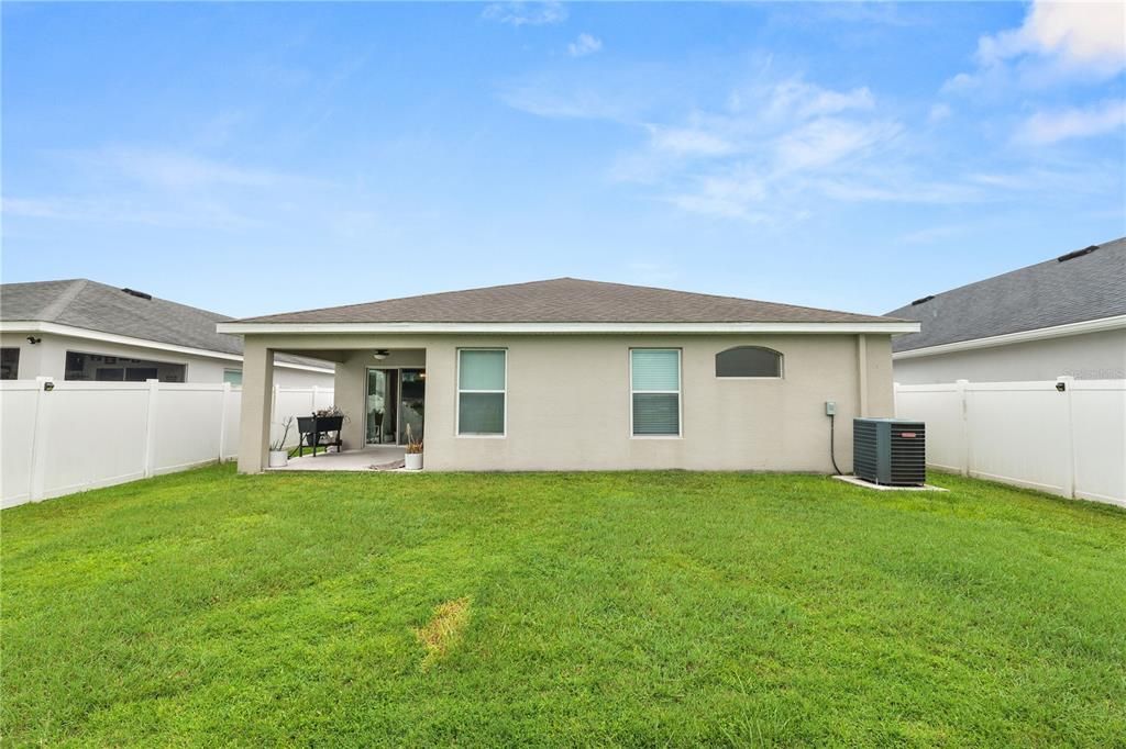 For Sale: $325,000 (4 beds, 2 baths, 1717 Square Feet)