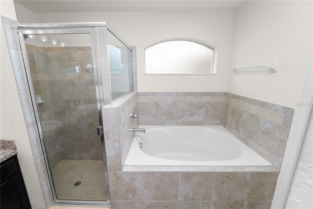For Sale: $325,000 (4 beds, 2 baths, 1717 Square Feet)