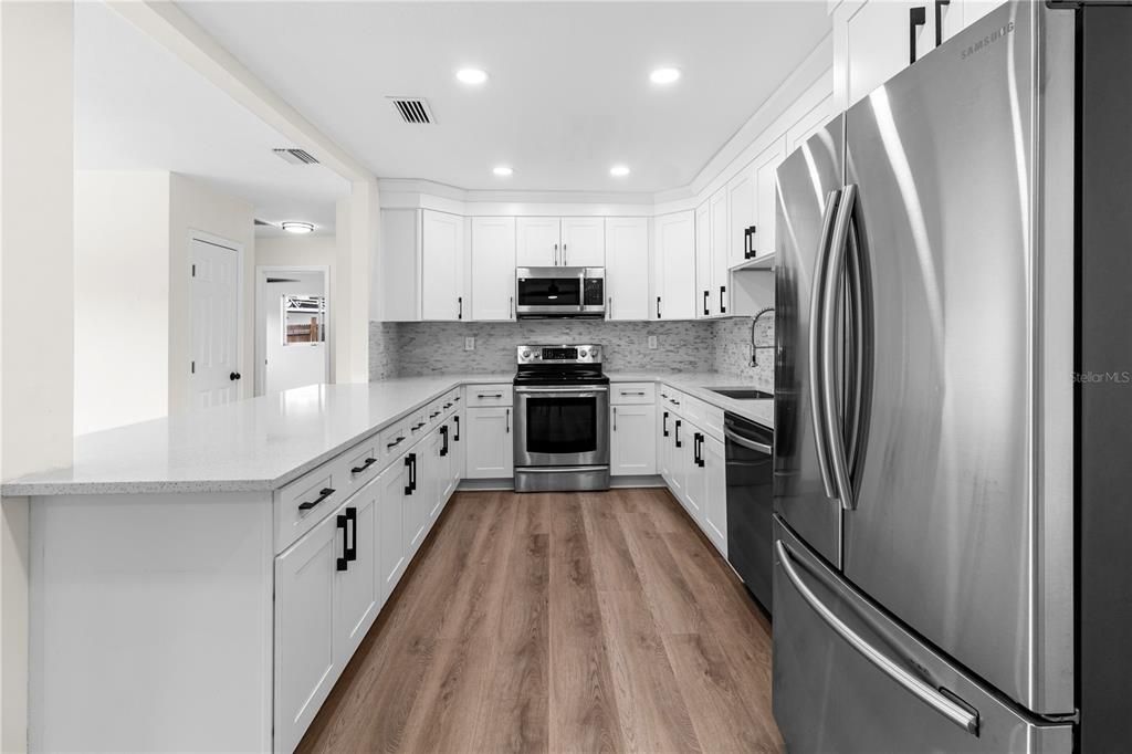 На продажу: $549,999 (3 спален, 2 ванн, 1572 Квадратных фут)