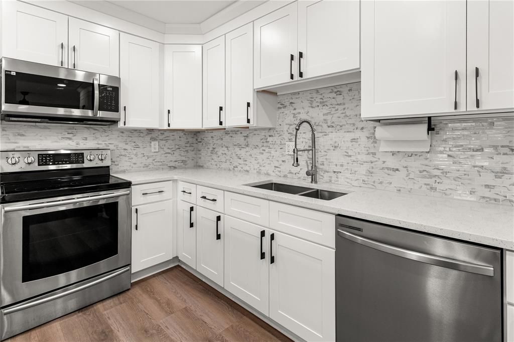 На продажу: $549,999 (3 спален, 2 ванн, 1572 Квадратных фут)