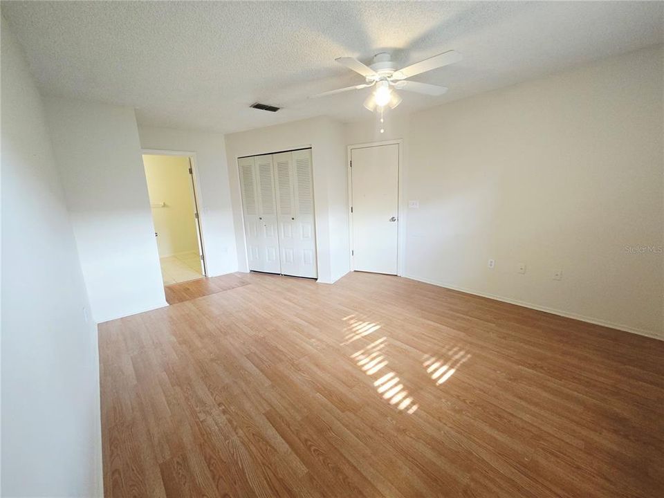 В аренду: $1,395 (2 спален, 1 ванн, 894 Квадратных фут)