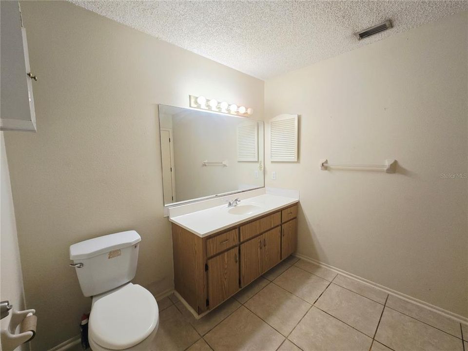 В аренду: $1,395 (2 спален, 1 ванн, 894 Квадратных фут)