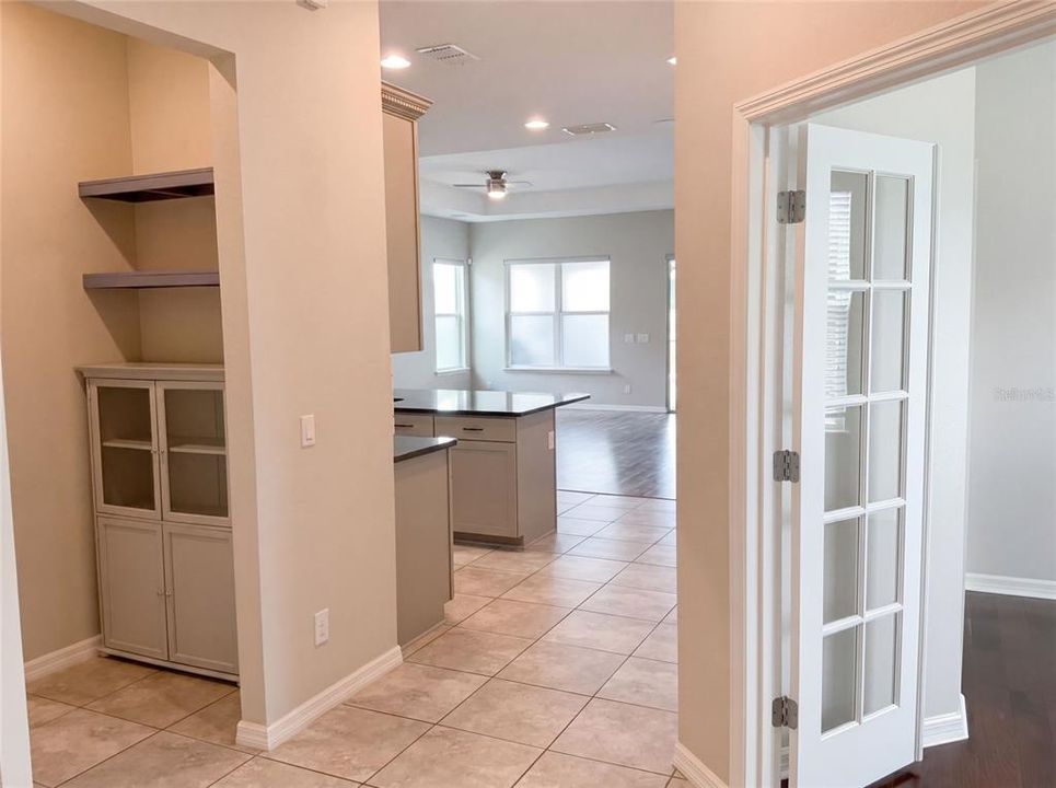 For Sale: $549,000 (3 beds, 2 baths, 1904 Square Feet)
