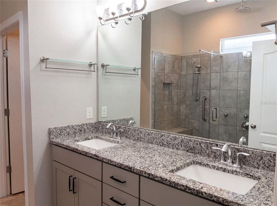 For Sale: $549,000 (3 beds, 2 baths, 1904 Square Feet)